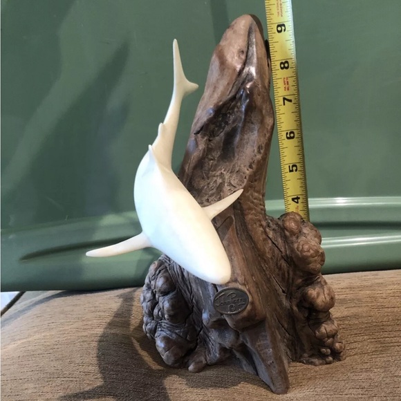 Vintage John Perry Carved Swimming Shark Sculpture on Burl Wood Base 9 In - Picture 12 of 12